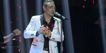 Notis Sfakianakis, shkëlqimi dhe rënia e “Zotit të natës”! Nga deklaratat e bujshme për Perëndinë dhe “Agimin e Artë”, te shkatërrimi i karrierës me arrogancë!