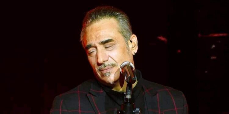 Kësaj here Notis Sfakianakis e ka punën keq me ligjin