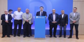 Ministrja i nxjerr bojën opozitës: Ju nuk keni identitet! Për çfarë i’u duhet maska kur keni fytyrën maskë