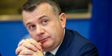 “Zhurma nuk provon asgjë”, Balla i kundërpërgjigjet Kryemadhit me shprehjen e Mark Twein