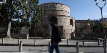 ANALIZA: Greqia 3 javë në izolim, por përse rastet e reja po rriten në mënyrë alarmante