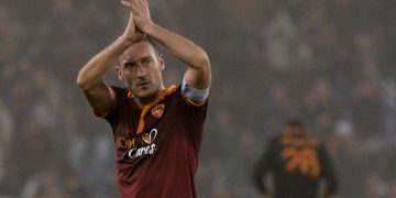 Pasi humbi të atin nga koronavirusi, infektohet edhe legjenda e Romës