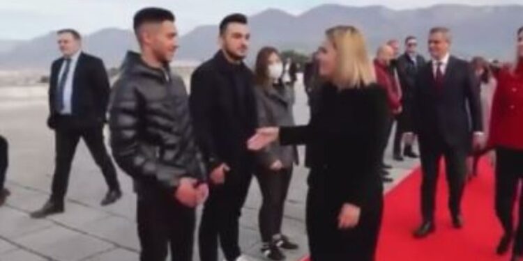 VIDEO/ Papërgjegjshmëria e Monika Kryemadhit