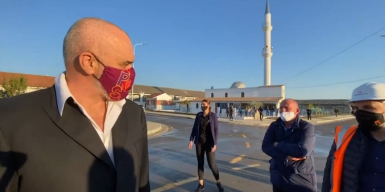 Rindërtimi në Kavajë, Rama thumbon PD: Shyqyr që doli një demokrat që i numëron tamam… Partia s’është mirë ë? Avash avash, ka kohë