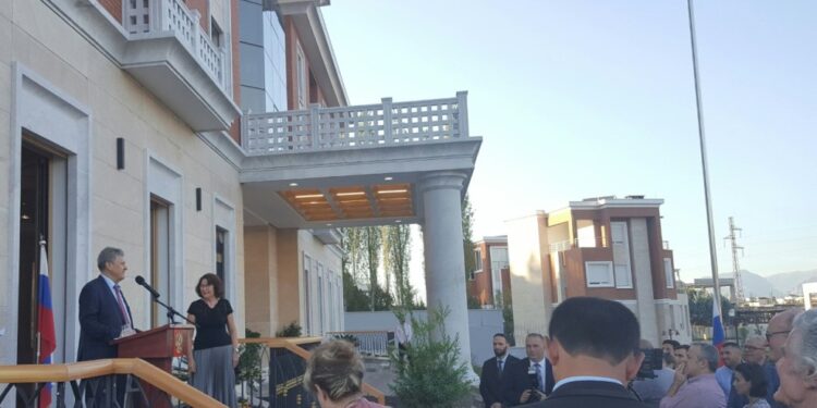 Çështja e vaksinës, ambasada ruse i përgjigjet Ramës: Na vjen keq që vullneti ynë i mirë u mor si provokim