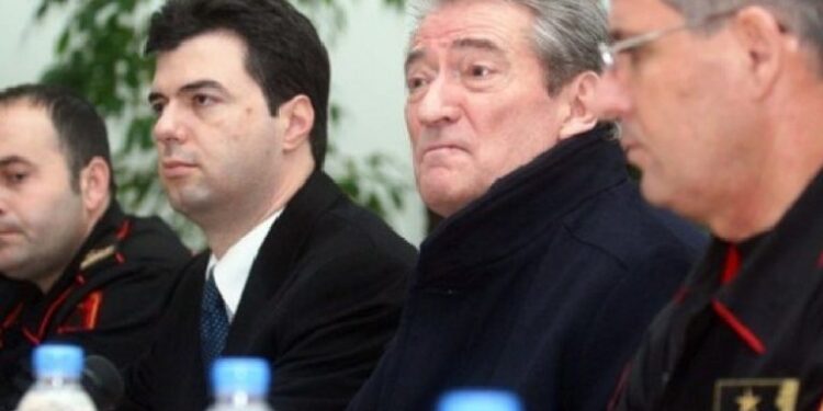 Sali Berisha vijon të mos pendohet për “21 Janarin”! Mesazh Bashës të përgatitet për revolta nëse “fantazon” se u prekën zgjedhjet