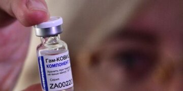 Vaksina ruse Sputnik V arrin në Serbi, ministria e Shëndetësisë: Pritet të çertifikohet për dy ditë