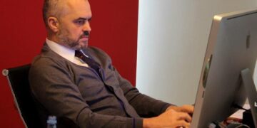 Kryeministri Rama nxjerr pamjet: Nga 3D në realitet! Qentë le të lehin karvani do të ecë më shpejt përpara!