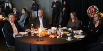 Humbi jetën nga Covid-19/ Familjarë, miq e politikanë kujtojnë ish-ministrin e Jashtëm, bën bashkë socialistë dhe demokratë. Kush foli në emër të familjes