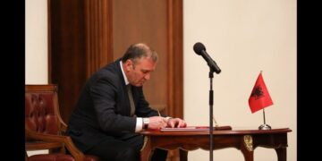 Arben Kraja shkund politikën: 2021 do jetë vit i vështirë për të korruptuarit, ka marrë fund koha e të paprekshmëve, shumë zyrtarë të lidhur me grupet kriminale