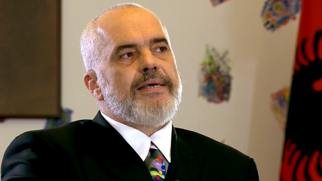“Me këtë mendje që ke mund të përfundosh edhe në burg”, kryeministri Rama rrëfen si rrallëherë raportet me të atin