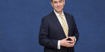 Kur do ti vijë fundi pandemisë së COVID-19? Drejtori i Pfizer jep lajmin e shumëpritur
