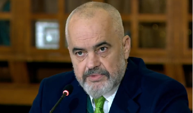 Nga pjata prej argjendi te maskat prej ari, këto janë dhuratat më ‘të pazkonta’ që ka marrë Rama si kryeministër