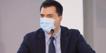 Basha “hap thesin” e premtimeve: Kur PD të vijë në pushtet do iu ofrojmë 200 mijë lekë kompanive për çdo punonjës që rikthen në punë, do rimbursojmë ilaçet dhe rrisim rrogat