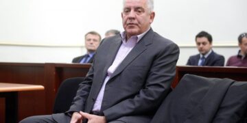 Kush janë politikanët që iu është prerë bileta e arrestimit? Prokurorët që prangosën Sanaderin zbarkojnë në SPAK: Asistencë për dosjet e bujshme