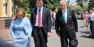 Meta-Berisha përplasje të forta me Bashën, presidenti i çon emisarë për fatin e LSI, ish-kryeministri kërkon dhunë si më 20 shkurt 1991