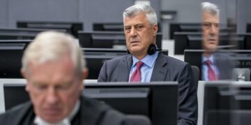 Gjykata Speciale vijon të kënaqë serbët, lihet në burg Hashim Thaçi, avokatët flasin për gijotinë nga prokuroria