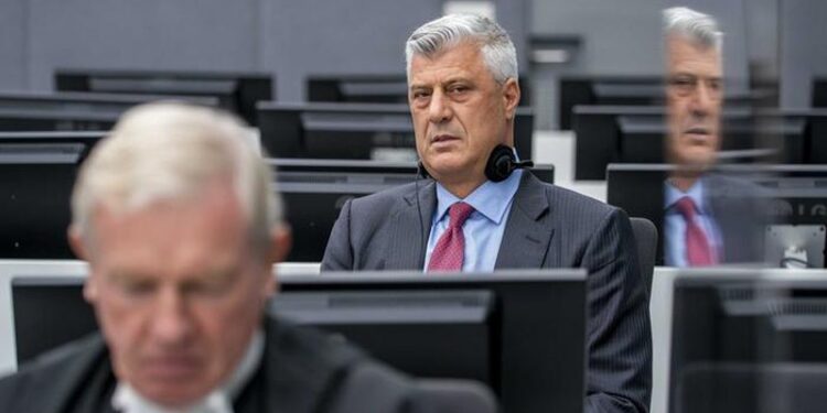 Gjykata Speciale vijon të kënaqë serbët, lihet në burg Hashim Thaçi, avokatët flasin për gijotinë nga prokuroria