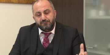 Protesta, prononcimi pro saj dhe heqja e mbrojtjes ndaj tij: Juristi Romeo Kara zbardh pazaret politike dhe gabimet e policisë