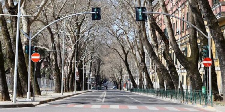 Sot hyjnë në fuqi masat e reja shtrënguese kundër COVID-19, informacionet e rëndësishme që duhet t’i dijë çdo qytetar (Vendimi i plotë)
