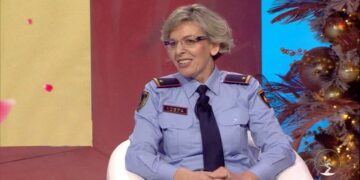 Komandantja e policisë përfundon në gjendje kome, rrëfen ngjarjen që i rrezikoi jetën: Kisha 17 të qepura në kokë!