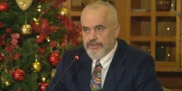 “Ende nuk është arritur reagimi ndaj ‘llumit'”! Rama del me paralajmërimin e fortë për sekuestrimin e pasurive të gjyqtarëve të shkarkuar: Drejtësia nuk ka mbaruar punë me ta!
