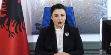 “Të gjitha trarët që ndodhen në Itali, ndajnë Firencen nga Roma”?! Balluku i përgjigjet Osmanit: S’është trau për të na ndarë ne me Kosovën, shqiptarët do paguajnë lekë dhe në Milot-Fier
