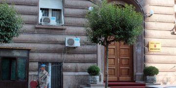 Lëvizja: Gjyqtarët e shkarkuar kërkojnë goditjen e ligjit të Vetingut në Kushtetuese, përpjekjet 4-vjeçare të PD-LSI dhe magjistratëve për sabotimin e ligjit