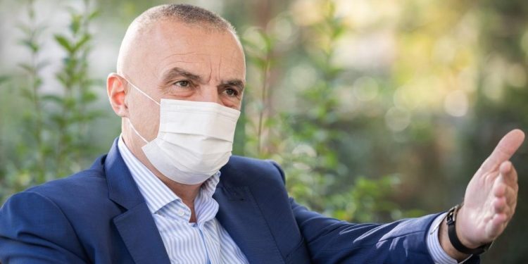 Ilir Meta si stresist! Kërcënon Ard Veliun: Drejtori i Policisë të bëjë kujdes, po rrihen njerëzit e po dhunohen gazetarët (asnjë fjalë për dhunën e protestuesve)