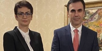 Ish-kandidatja për kryeprokurore në Shqipëri, Fatjona Memçaj në Gjykatën e Hagës. Ja funksioni që do ushtrojë