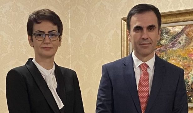 Ish-kandidatja për kryeprokurore në Shqipëri, Fatjona Memçaj në Gjykatën e Hagës. Ja funksioni që do ushtrojë