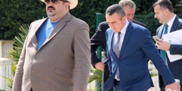Sa për kujtesë, politikanë dhe gazetarë! Berisha me nofkën “penicilina”, “kaubojsi” nxjerr listën me 31 spiunët e komunizmit