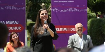 Po hetohet nga SPAK pas akuzës për shkatërrim prone, reagon kryebashkiakja e Dimalit: Shpifje!