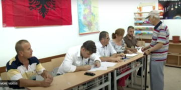 Tri mënyra për votën e emigrantëve, KQZ po diskuton: Votim me postë, elektronik ose me portalin E-Albania
