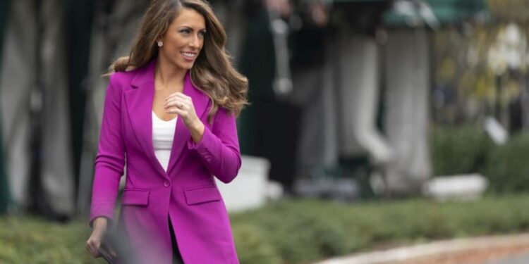 Trump mbetet “njeri pa njeri”: Edhe Alyssa Farah lë Shtëpina e Bardhë