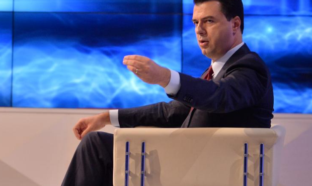 Pse Basha flet vetëm për lekë dhe jo se çfarë do bënte me spitalet?