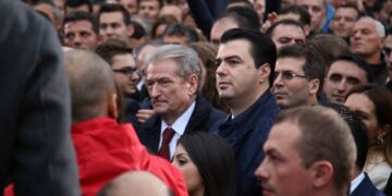 “Belbëzon” analisti Agron Gjermarkaj para pyetjes së Eni Vasilit: Ju mendoni se Lleshaj duhet të jap dorëheqjen por Basha duhet të bëhet kryeministër pas “21 Janarit”