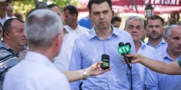Basha u premton të rinjve kuksian: Rama i la në harresë. Kur të bëhem kryeministër do t’i punësoj të gjithë