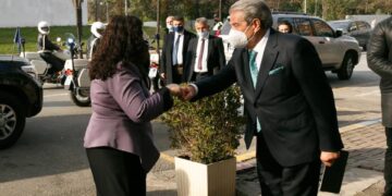 Për vizitën e turpshme dhe të dështuar të presidentes “në dëshirë” në Shqipëri