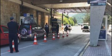 Greqia vendos masa të reja për ata që hyjnë në territor, karantinë 10 ditë dhe test i shpejtë në doganë