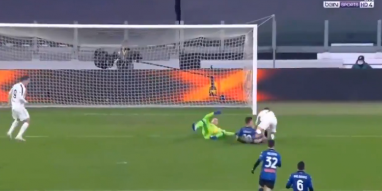 VIDEO/ Shqipëria nuk e ka një të dytë si ai, Gjimshiti i hidhet në këmbë Ronaldos dhe i mohon golin