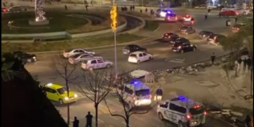 VIDEO/ Pas përfundimit të marshimit, Policia ndjek dhe shpërndan protestuesit deri tek ”Zogu i Zi”