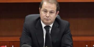 Skandali / Gjin Gjoni korrupton krerët e doganave dhe merr një tjetër licencë për gruan e tij, alarmohen ndërkombëtarët, Rama hesht