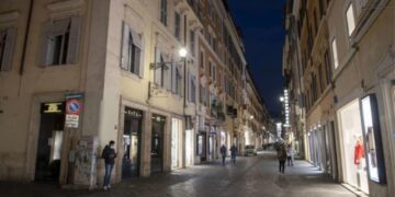 COVID-19, ulje shifrash në Itali: Vaksinat e para mbërrijnë më 27 dhjetor