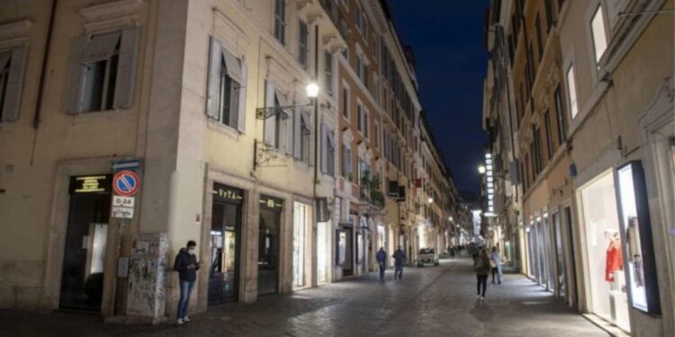 COVID-19, ulje shifrash në Itali: Vaksinat e para mbërrijnë më 27 dhjetor