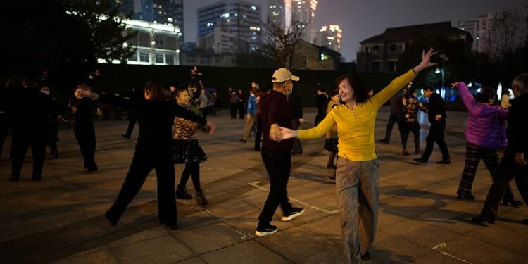 Kina, mburrje komuniste para hetimit të OBSH-së: Si e mposhtëm COVID-in