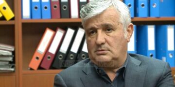 11.100 shqiptarë kanë licencën e avokatit! 1600 e përdorin: Shqipëria mbushur me avokat “Kristali” dhe të ikurit nga Vettingu!