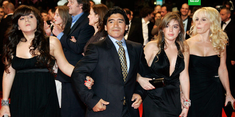 Maradona nuk i la asnjë qindarkë ish-gruas dhe dy vajzave nga pasuria e tij