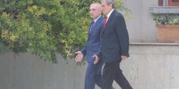 Likja i mahnitur nga “Baba Saliu”! Lumturohet kur i’a vlerësojnë duke sakrifikuar dhe figurën e tij: Doktor Berisha ka një diksion zëri të paparë…