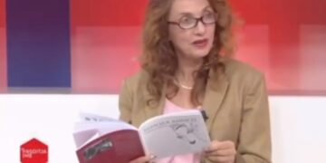 Mimoza Ahmeti bënë për ujë të ftohtë gazetaren: Ç’janë këto emisione pajzotin! Drejtpërdrejt je…?!